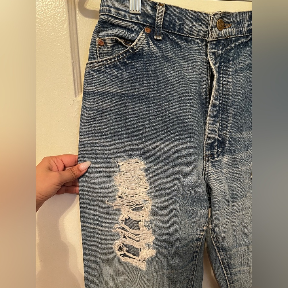 Distressed Ripped Curvy High Waisted Jeans - Picture 5 of 6